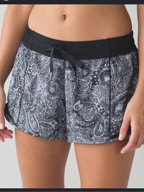 Lululemon Hotty Hot shorts in the Mini Antique Paisley White Black pattern